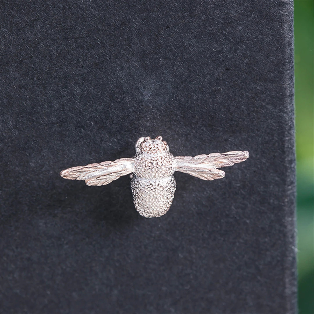 100% S925 Silver Exquisite Brooch Dress Jacket Sweater Little Bee Womens Men Brooch Style Fashion Accessories Jewelry 250227