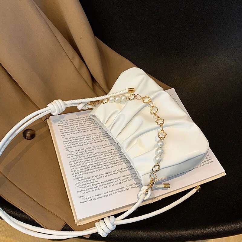 Fashion Clouds Ladies French Pleated Shoulder Hundred Chain Girls Crossbody Bag Pearl Decoration PU Material