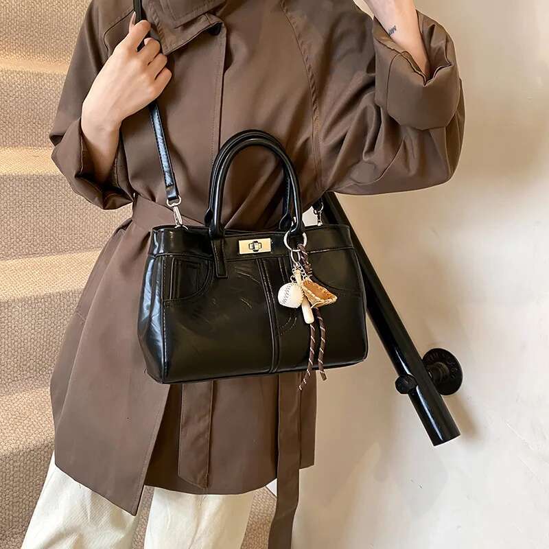 Women's Bags retro large-capacity tote female senior niche design handbag shoulder messenger work bag