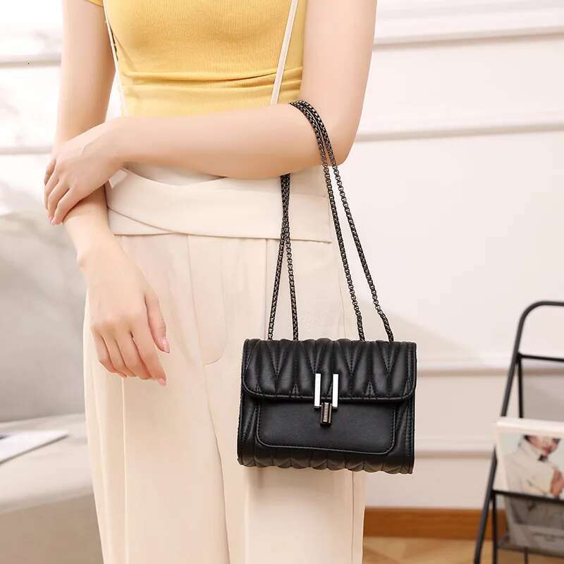 Fashionable Gge Girl Crossbody New Little Fragrance Chain Shoulder Simple Solid Color Crinkled Women's Bag PU