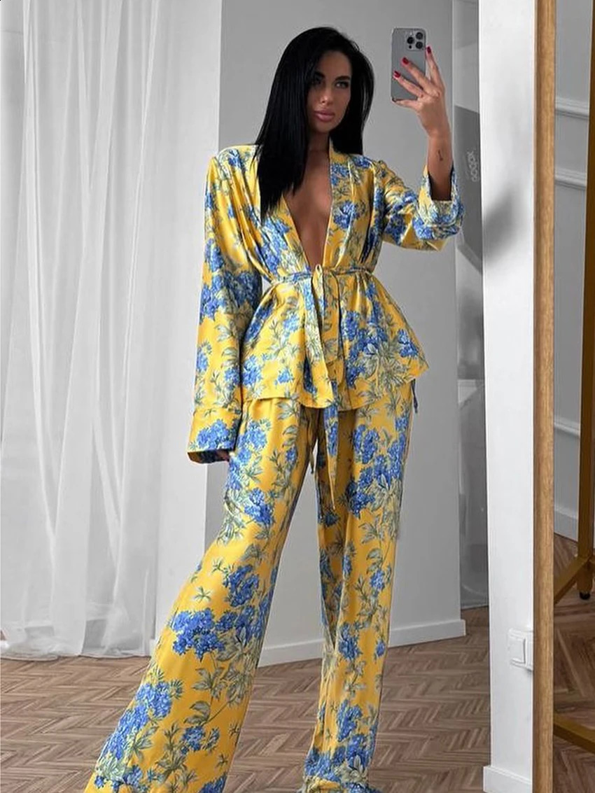 Marthaqiqi Fashion Women Nightwear Suit VNeck Pyjamas Long Sleeve Nightie Lace Up Nightgowns Pants Printing Ladies Set 250228