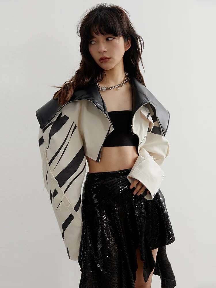 DEAT Fashion Women's Spliced Edge Contrasting Jackets Big Lapel Zipper Long Sleeve Short Coat Autumn 2025 New 1Df6153
