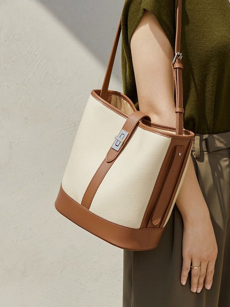 Light versatile 2024 new summer bucket large capacity shoulder commuting women's bag crossbody