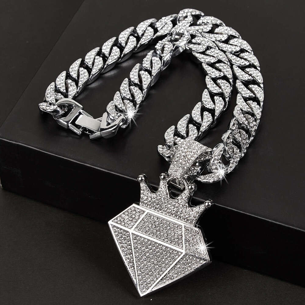 Fashion and personalized jewelry, full dia crown pendant necklace, men's high-end sense, hip-hop Cuban chain