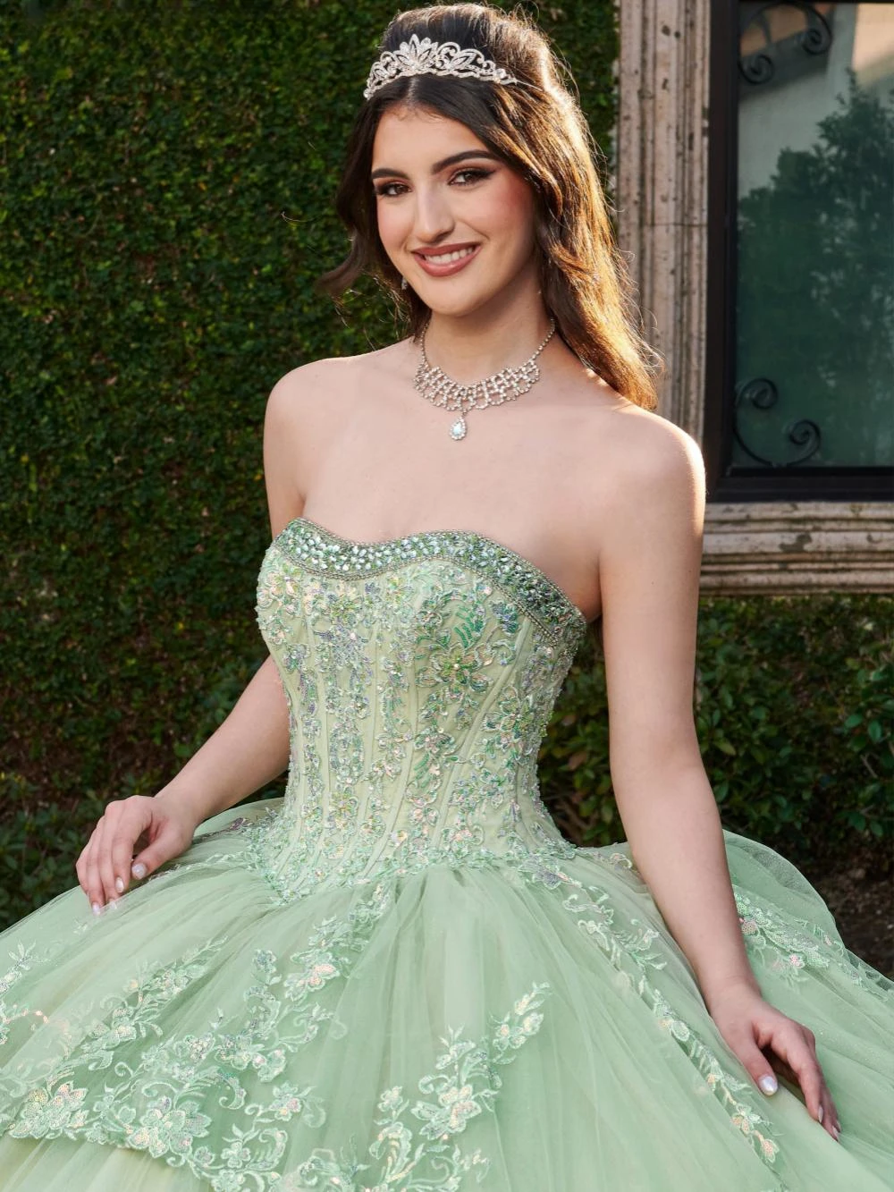 Classic Ball Gown Quinceanera Dresses For Women Appliques Sequins Gowns Sweetheart Neck Removable Sleeves Party Prom Sweep Train Dress Customied
