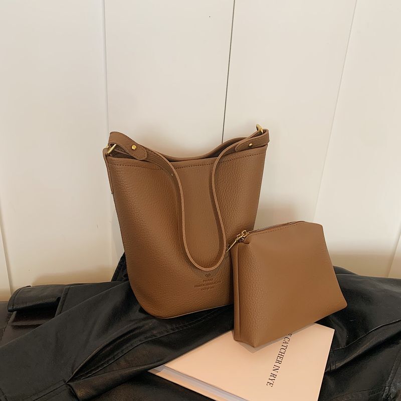 2024 New Fashionable Single Shoulder Bucket B, Elegant, Simple, Personalized, Versatile, High end, Popular Crossbody