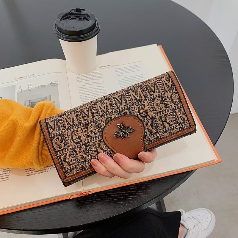 2025 New Women's Buckle Printed Bee Fashion Simple Three fold Large Capacity Handheld Trendy Wallet Designer Multi Card Space Fashion Zero Wallet