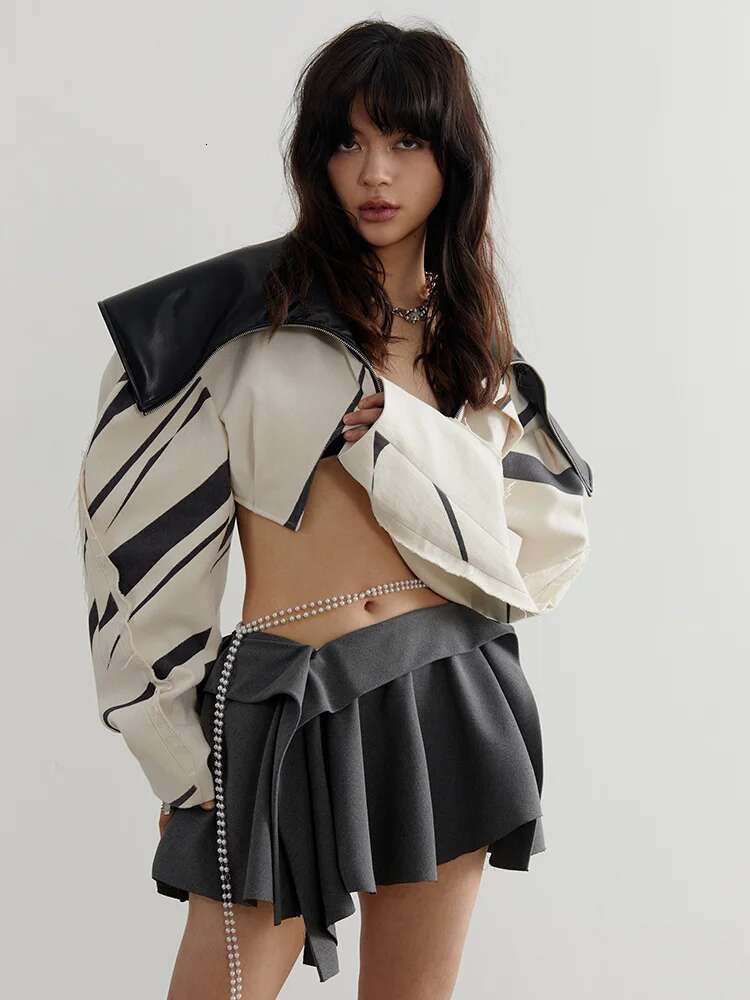 DEAT Fashion Women's Spliced Edge Contrasting Jackets Big Lapel Zipper Long Sleeve Short Coat Autumn 2025 New 1Df6153