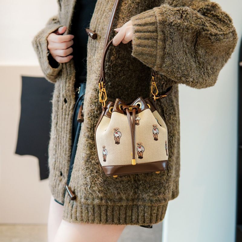 Canvas Bucket Bag with PU Embroidery Cute Bear Design for Women Lightweight Handheld and Shoulder Style