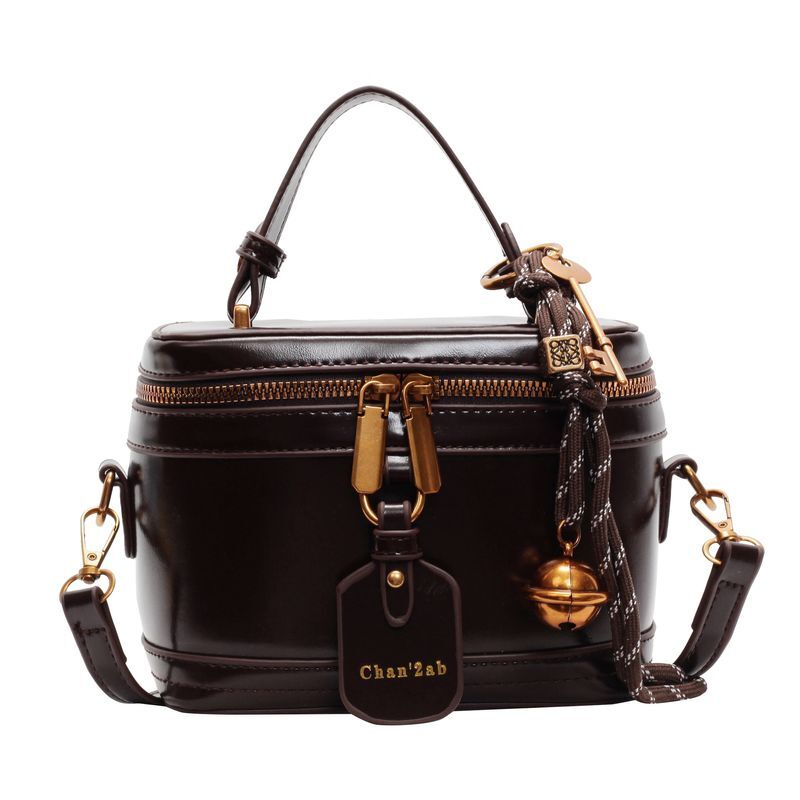 2024 new high-end niche design box handbag popular single shoulder crossbody bucket women's bag