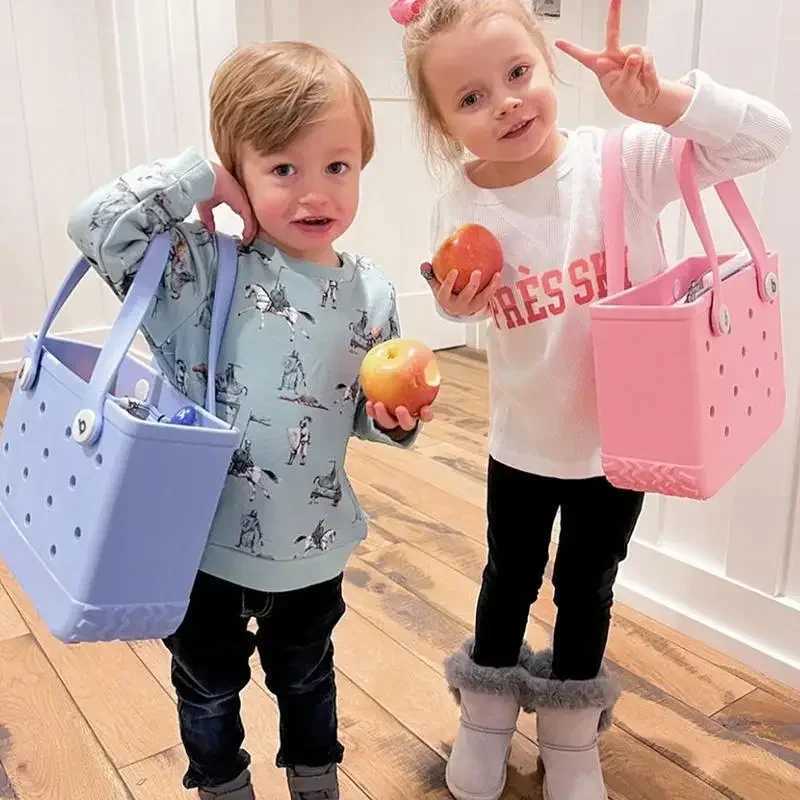 Small childrens beach bag EVA waterproof picnic storage basket warm shopping bag mini childrens jelly bag handbag Y250409