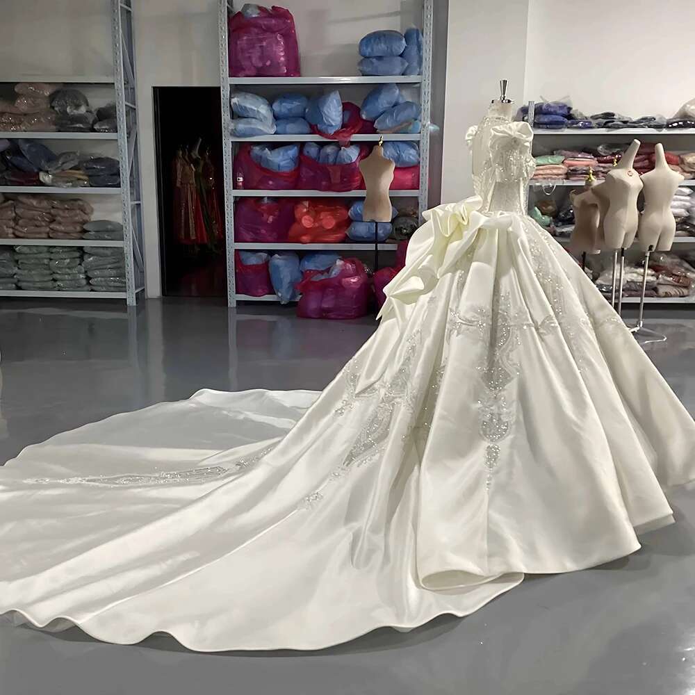 Custom 2025 Satin dress pricess bloated lace pearls short sleeves square neck wedding dresses