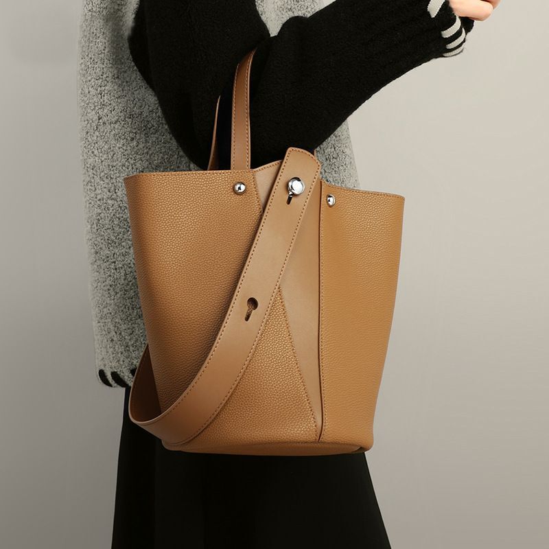 Bucket 2024 Spring/Summer New Handheld Women's Premium Underarm Work Commuter Vegetable Basket Shoulder Bag