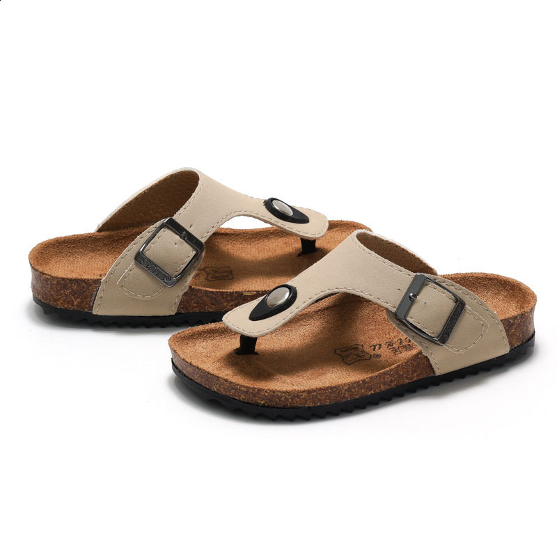2025 Spring/Summer Childrens and Girls Cork Slippers Boken Slippers One Word Drag Flip flops Trendy Beach Korean Version Leg Clamp240323