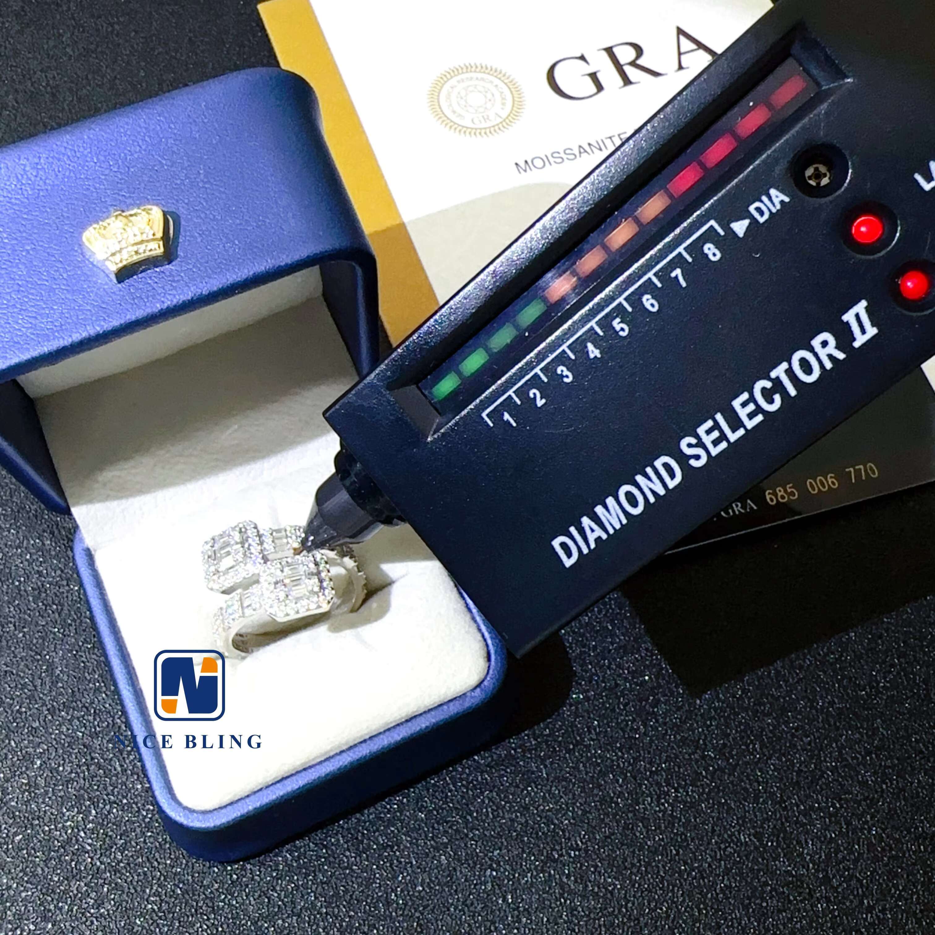 Anti Stress Moissanite Diamond Rings 925 Sterling Silver Vvs baguette Cut Diamond Rings for Men and Women