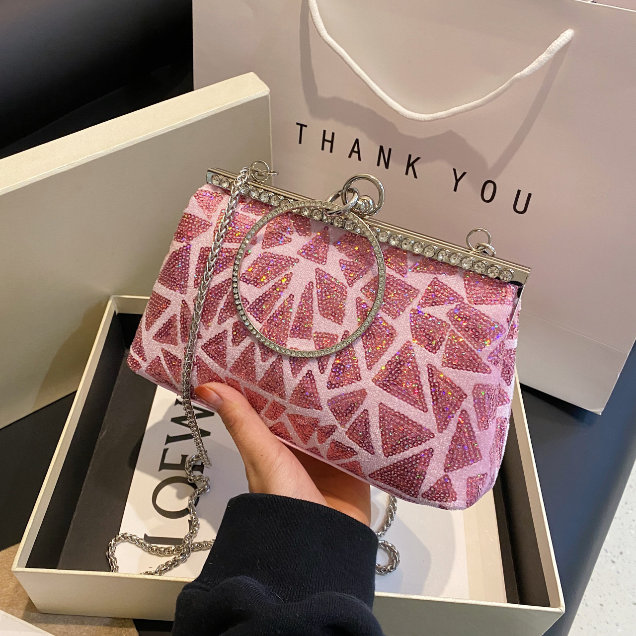 Free Shipping Designers New Handbag With Embroidered Sequins For Ladies Dinner Bag Iron Ring Clip Mouth Womens Bag Cross-border Hot Selling Retro Wome