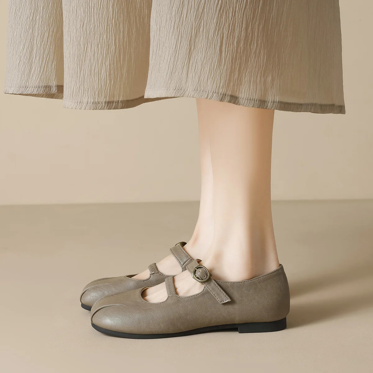 spring womens outerwear shoes Round toe Mary Jane shoes Ladies casual flat shoes Work boat shoes Large sizes 41-43 250528