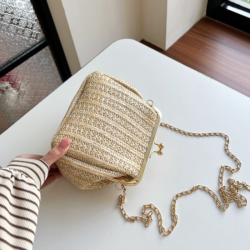 Free Shipping Designer Chain Handbag Versatile Crossbody Woven Bag Womens Clip Mouth Shell Bag New Korean Version Fashion