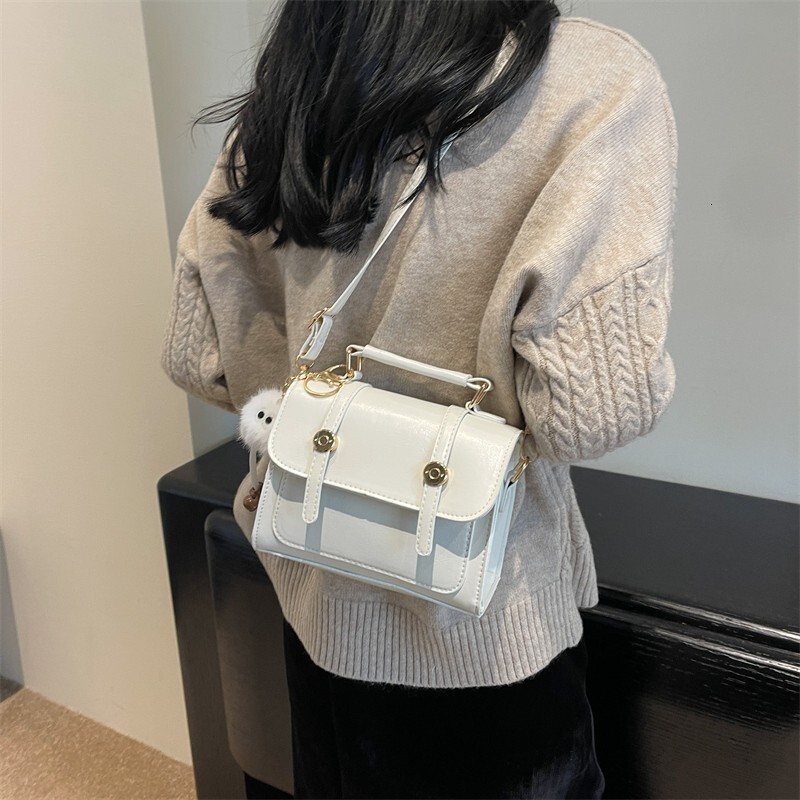 Free Shipping Designer Bag Simple And Fashionable Solid Color For Women 2025 Winter New Stylish Single Shoulder Crossbody Handbag
