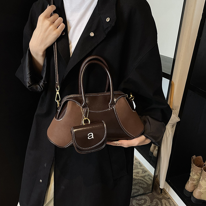 2025 Autumn Winter New Simple Shoulder Designer Bag Korean Style Niche Free Shipping Shopping Bag Trendy Women's Handbag Fashion Pillow Bag