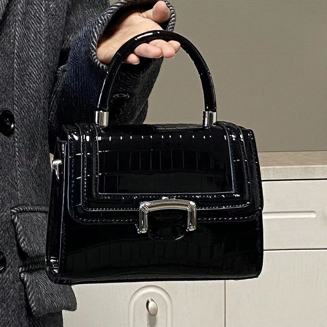 designer Niche Design High-End Crocodile Pattern Small Square Bag Handbag 2025 New Fashion Commuter Tote Bag Shoulder Crossbody Bag