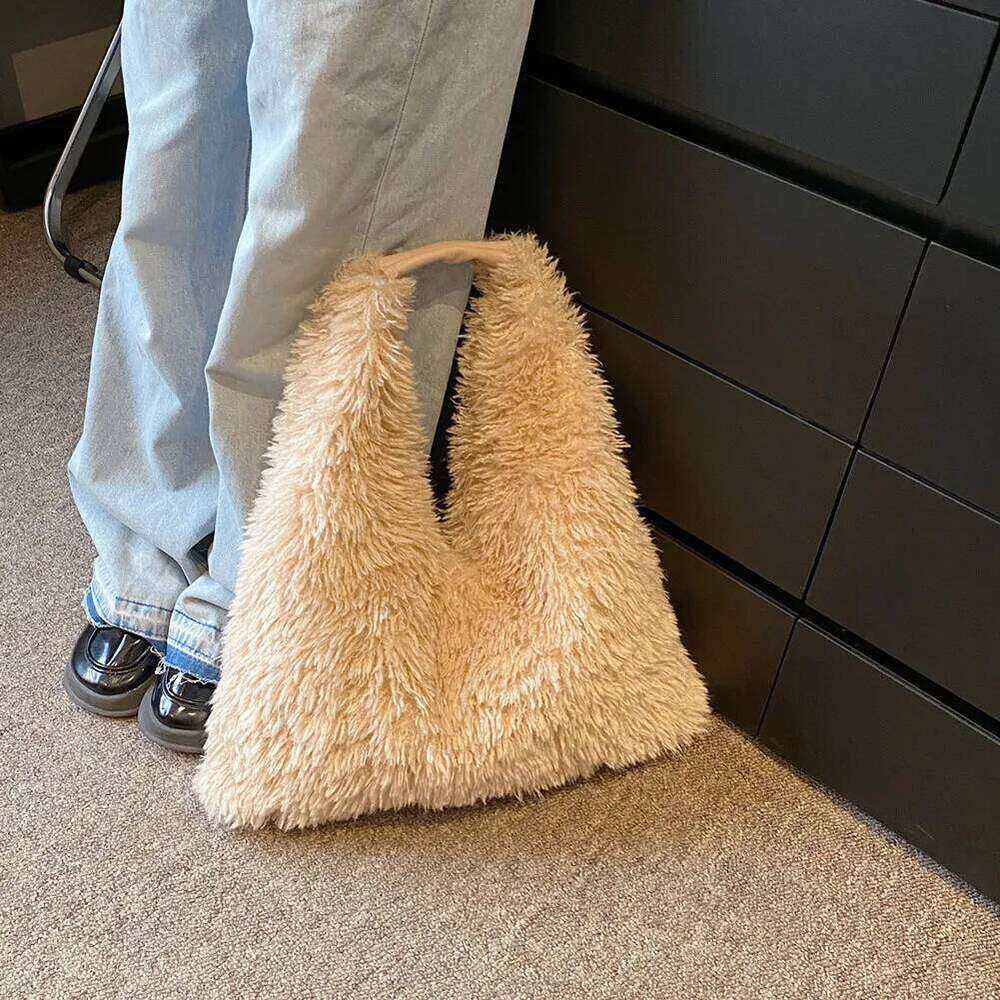 Hot Selling Women Soft Plush Tote Fluffy Shoulder Magnetic Closure Autumn Winter Handbag Large Capacity Shopping Trvavel Bag Designer Bags