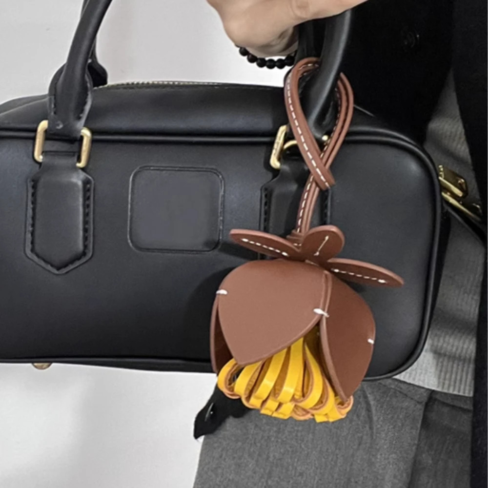 High Quality Flower Shaped Pendant Genuine Leather Rope Metal Accessories Bag Pendant Keychain Hand Rope Gift Home Decoration 250530