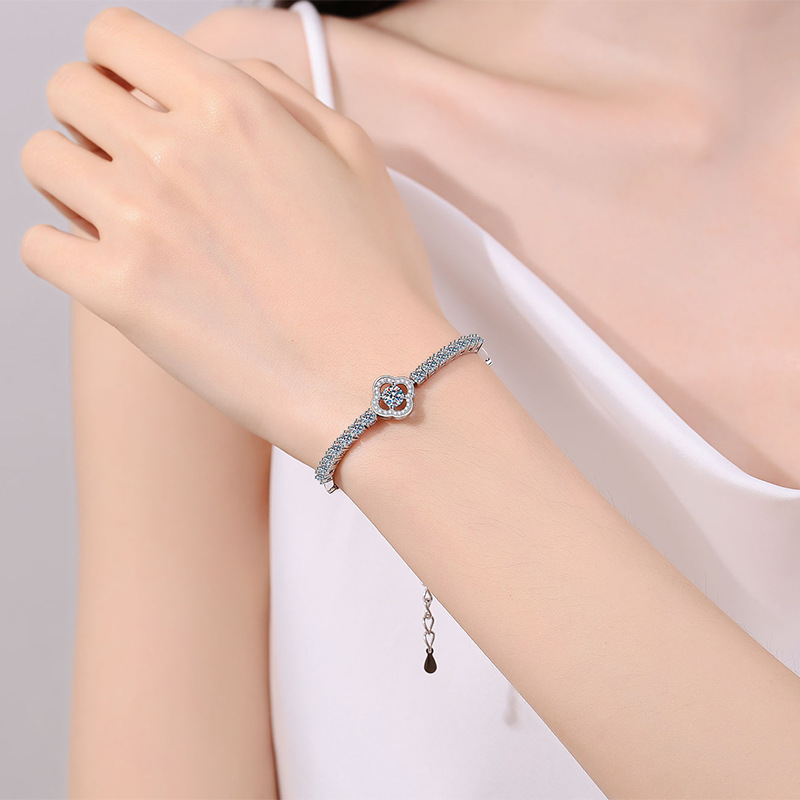 925 Sterling Silver Moissanite Four-Leaf Clover Bracelet with CZ Crystals, Adjustable Chain, Elegant and Timeless Jewelry for Women