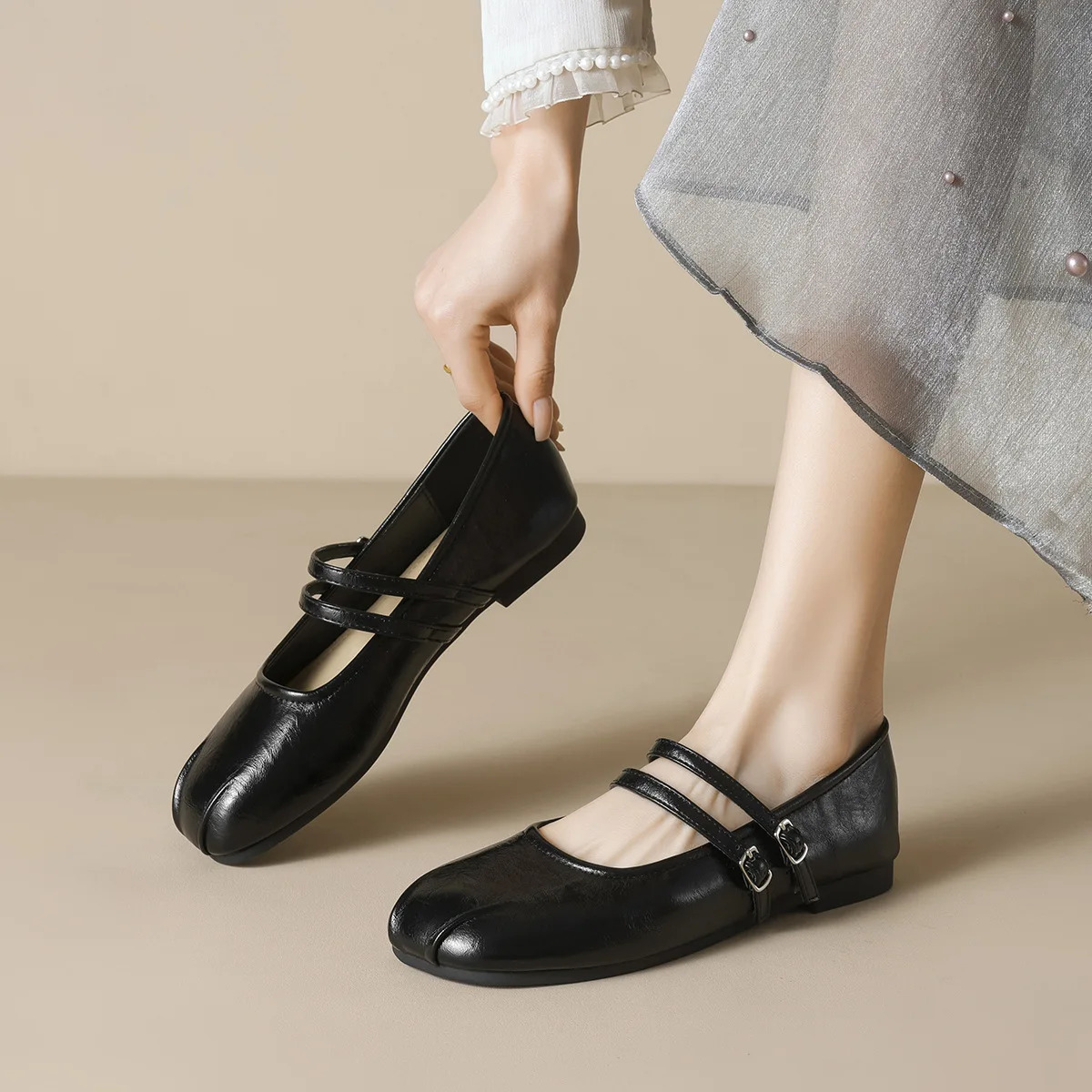 spring shoes Round toe Mary Jane shoes Ladies casual flat shoes Work boat shoes Large sizes 41-43 250528