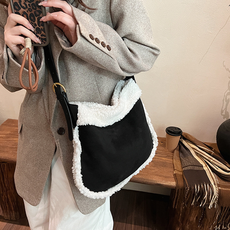 Autumn Winter Free Shipping New Large Designer Handbag Capacity Single Shoulder Furry Bag For Work Commute Women's Bag Korean Style Ins Shopping 