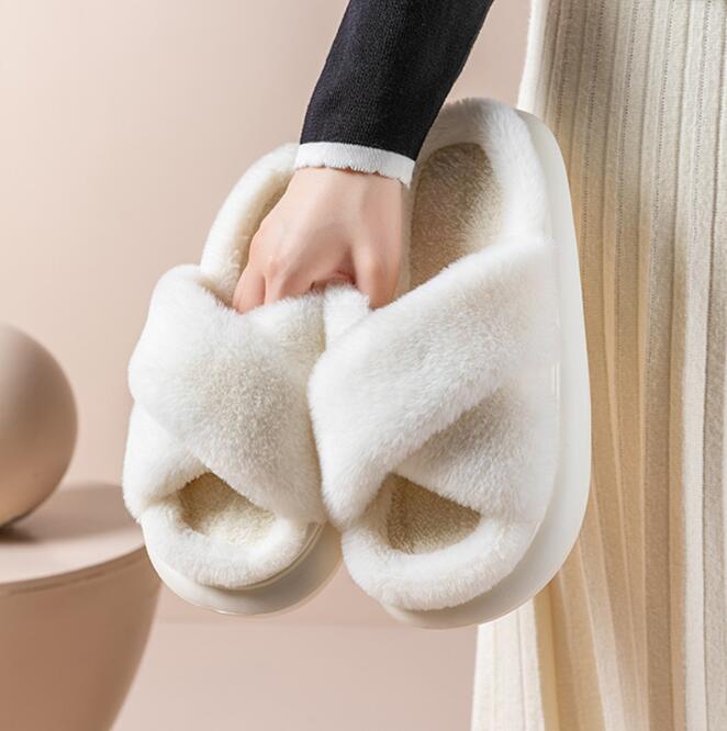 Hairy slippers for women in autumn and winter suitable for outdoor wear anti slip indoor thick soled living home furry postpartum cotton slippers Z 6.