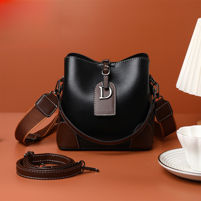 Top brand high-quality new free designer bag luxurious high-quality texture bucket bag 2025 new retro fashion shoulder crossbody bag brand new free de