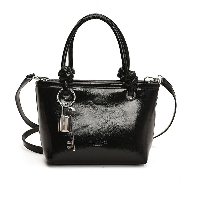 designer Fashion Ins High-End 2025 Spring Trend New Simple Single Shoulder Crossbody Bag Super Popular Handheld Bucket Bag for Women