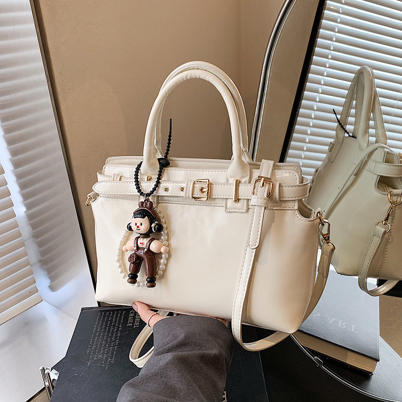 Free Shipping Fashion Super Popular Handheld Tote Bag 2025 New Summer Versatile Crossbody Bag Textured Stylish Handheld Shopping Bag Designer Small Ba