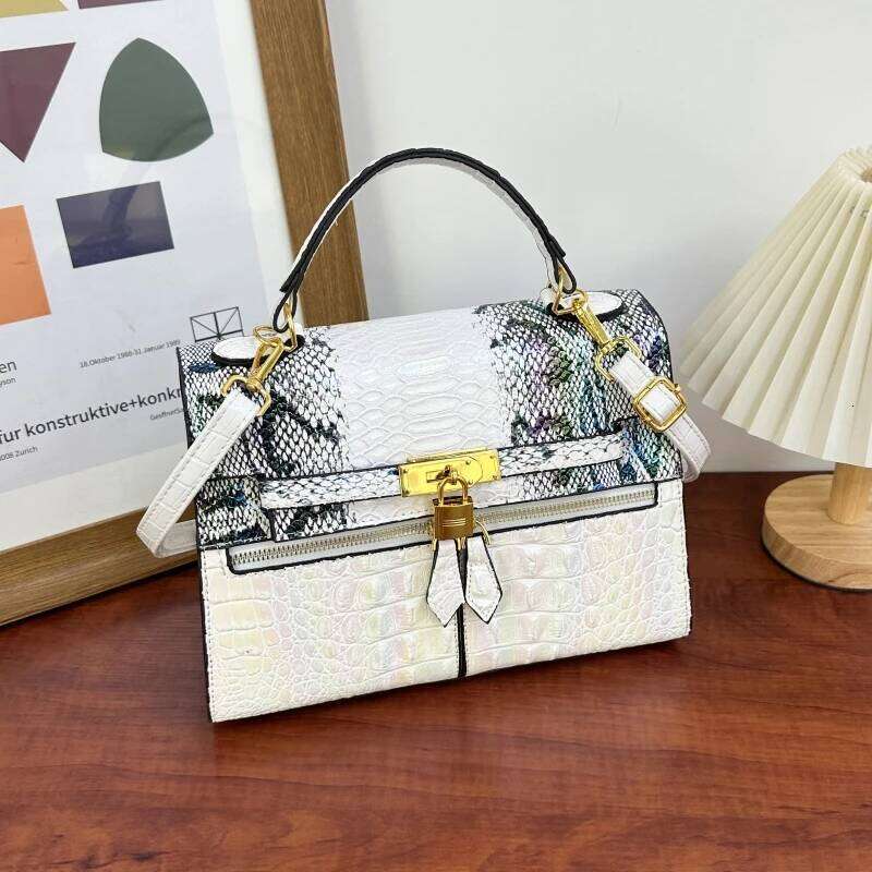 OLOEY Designer Letter Handbag Paris Fashion Crossbody Bag Solid Color Leather Tote Minimalist Style