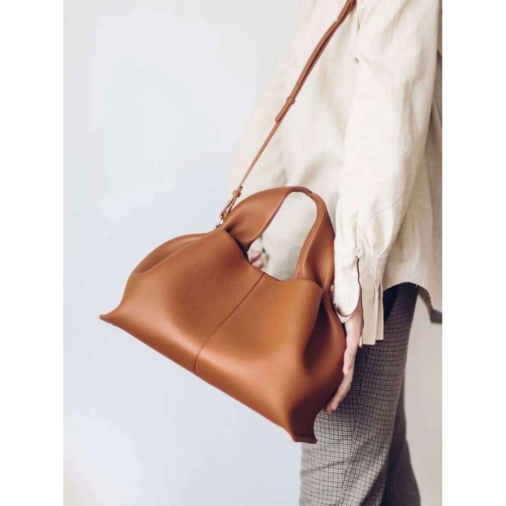 2025Fashion Earth Tone Collection Pu Leather Shoulder Ladies French Niche Hundreds Lunchbox Handbag Tote Bag