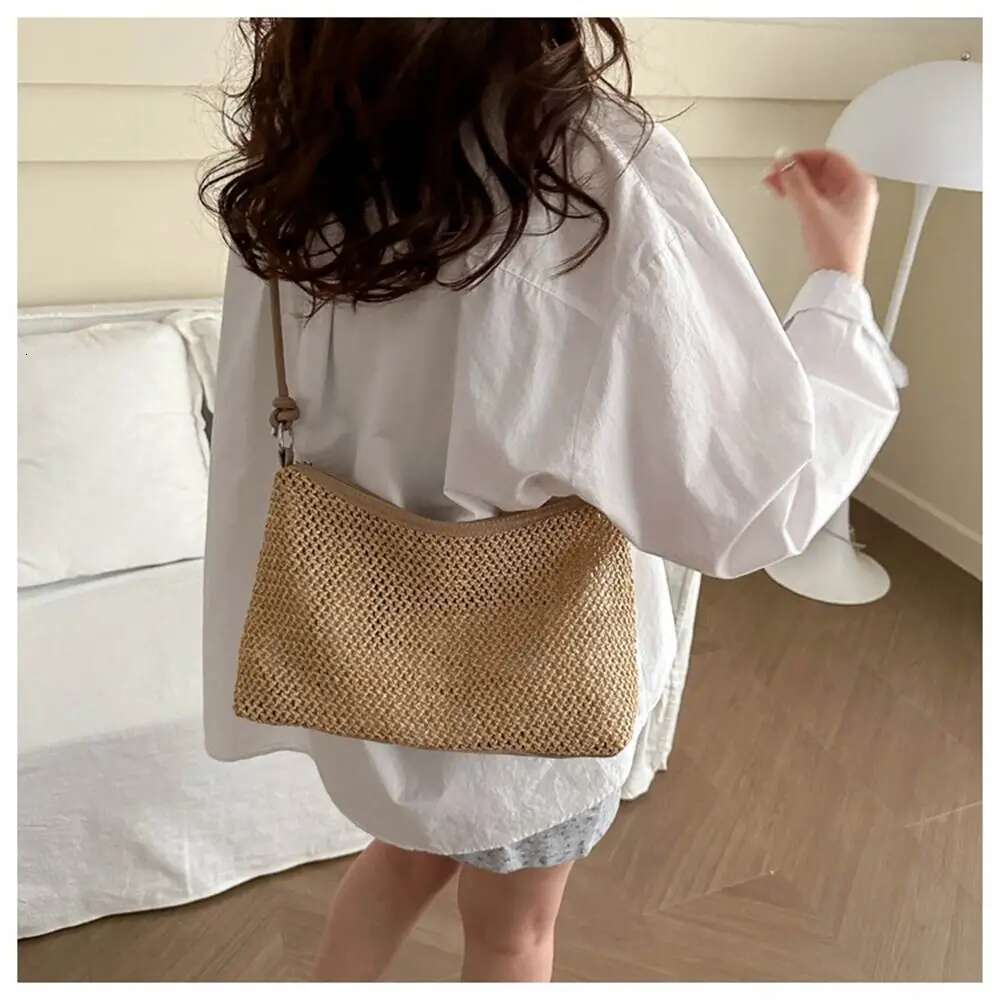 Woven Straw Cute Handmade Braid Large Capacity Shoulder Rattan Tote Bag Ladies