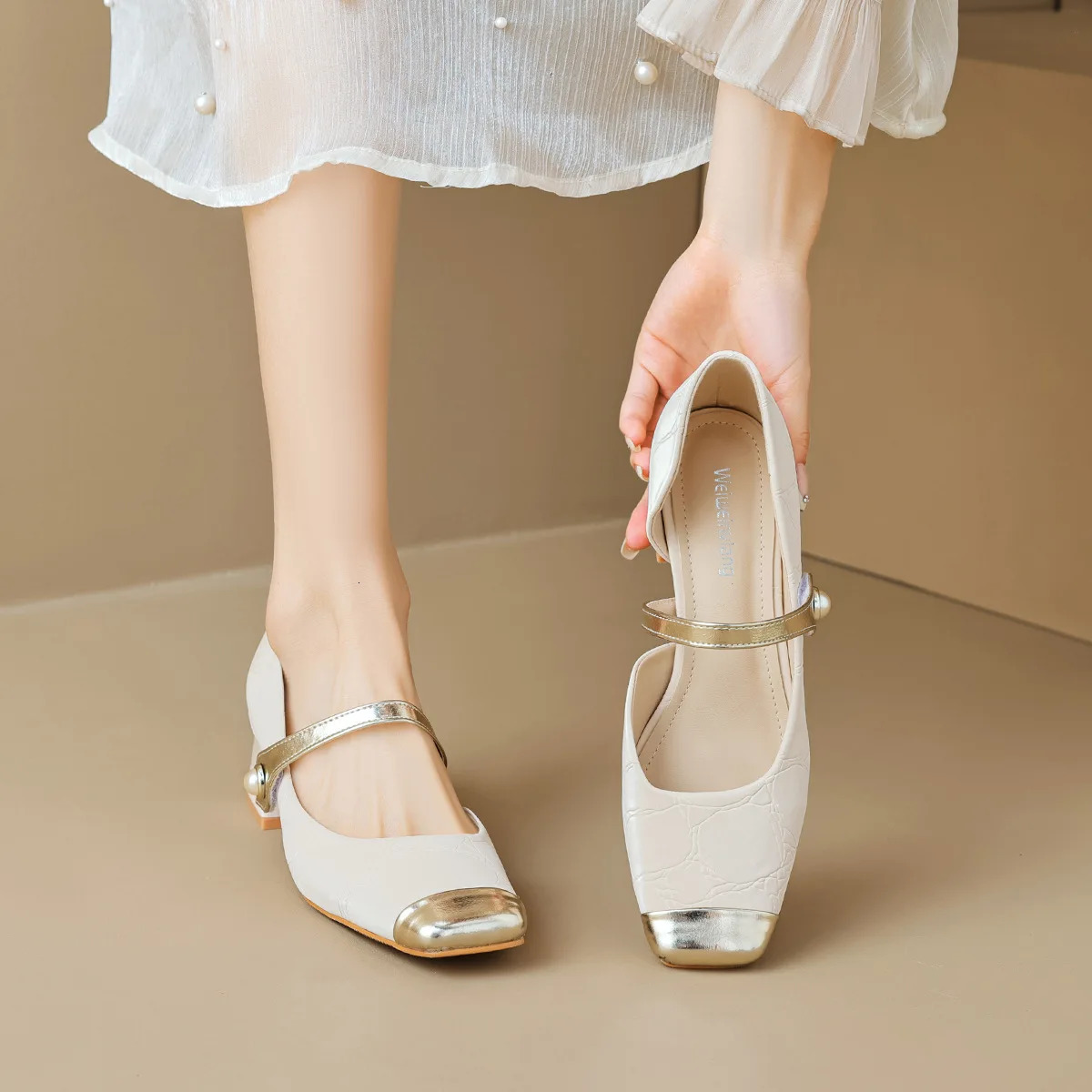 Summer womens high heels Korean style Mary Jane Ladies hollow casual shoes Work and party wear Large size 41-43 250528