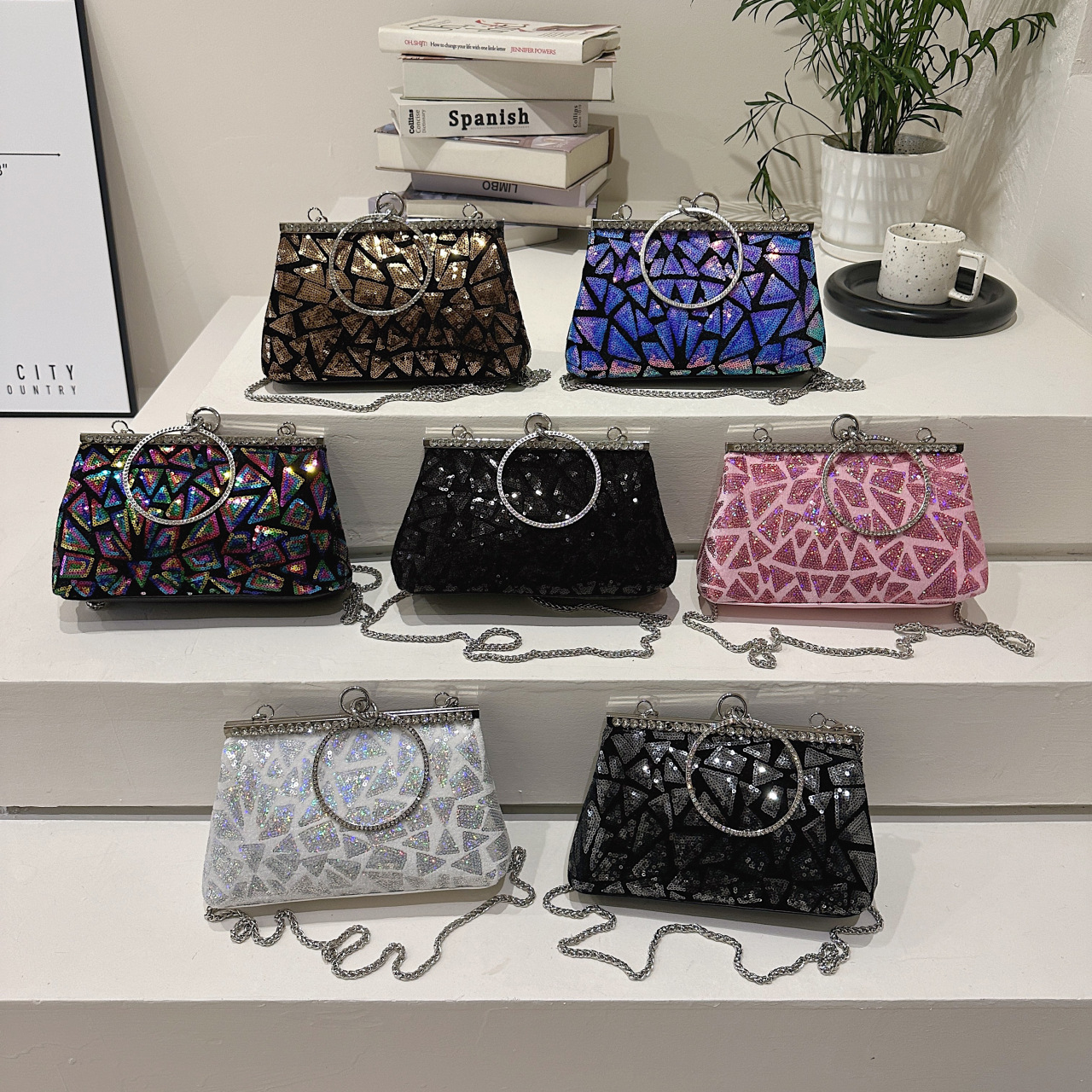 Free Shipping Designers New Handbag With Embroidered Sequins For Ladies Dinner Bag Iron Ring Clip Mouth Womens Bag Cross-border Hot Selling Retro Wome