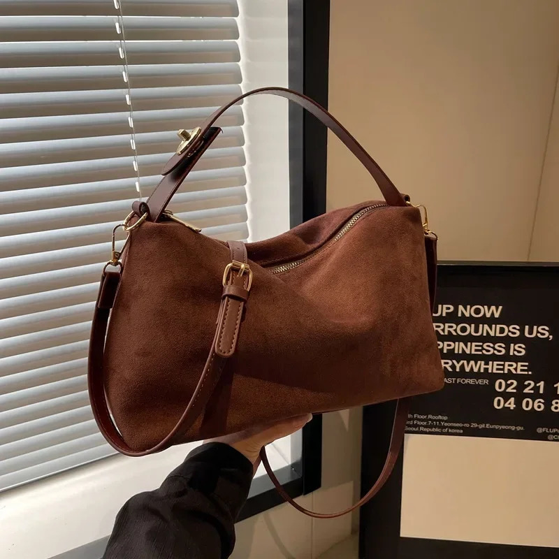 Advanced Retro Bag for Womens Textured Frosted Shoulder Bag with Large Capacity Crossbody Commuting Tote Bag 250530