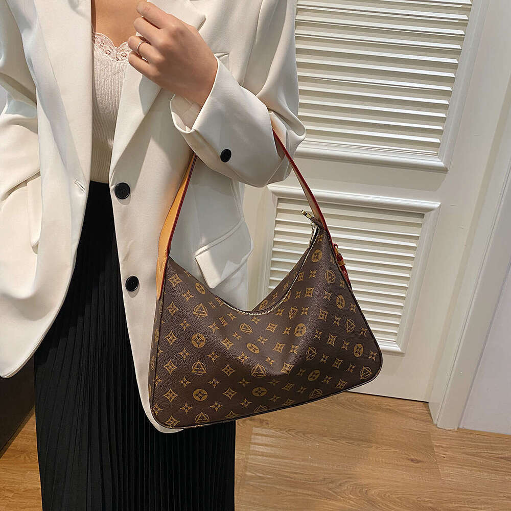 Single Shoulder High-End Feel Textured Print Underarm Large Capacity Commuter Women's Tote Bag