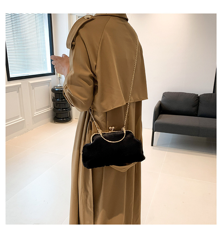 Free shipping designer autumn/winter fur fur bag 2025 new stylish minimalist handbag commuting fashion chain single shoulder crossbody bag