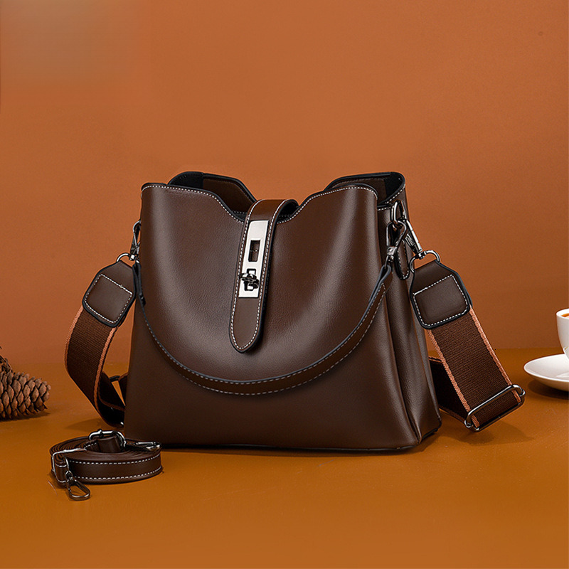 High quality brand new free designer bag high-end soft leather bucket bag 2025 new multi-layer fashionable single shoulder crossbody bag brand new fre