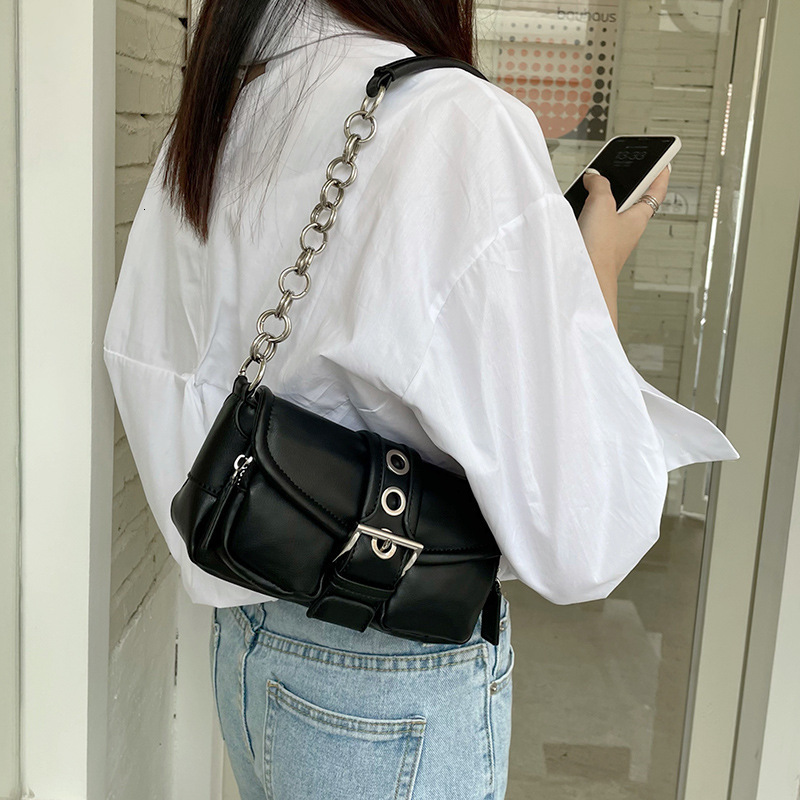 designer Fashion Simple Retro Round Chain Underarm Bag New Trend Baguette Crossbody Small Bag Commuter Bag Shoulder Bag