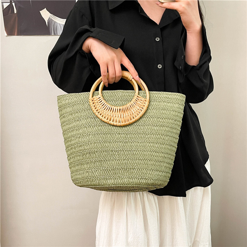 Free Shipping Designers New Tote Bag Fresh Hand Woven Handbag Womens Rattan Woven Crescent Bag Grass Woven Handbag
