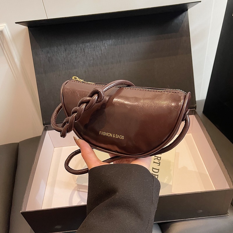 2025 New Fashion Croissant Bag For Women Free Shipping Simple Casual Handbag Shopping Bag Retro Shoulder Bag Designer Trendy Saddle Bag