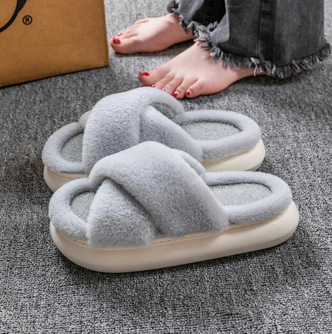 Hairy slippers for women in autumn and winter suitable for outdoor wear anti slip indoor thick soled living home furry postpartum cotton slippers Z 6.