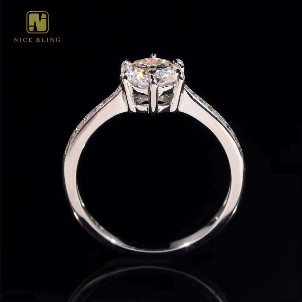 Fashion Classical Round Shaped Eternity Trendy Moissanite Wedding Ring 6 Claws Round Brilliant Cut Moissanite Engagement Ring