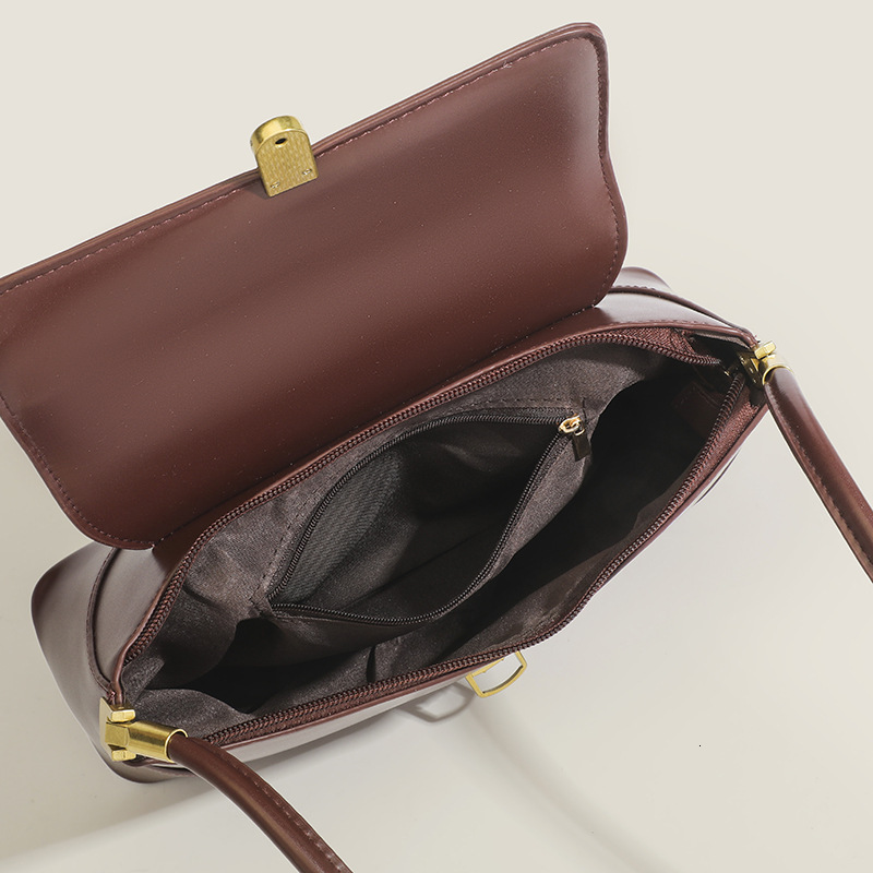 designer 2025 New Trend Niche Design French Retro Underarm Bag Versatile Simple Shoulder Crossbody Handbag Baguette Bag