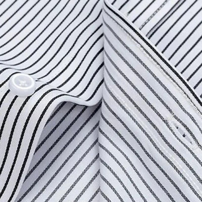 Spring summer mens striped shortsleeved shirt Nonironing antiwrinkle Business casual formal fashion comfortable high quality 250528Z